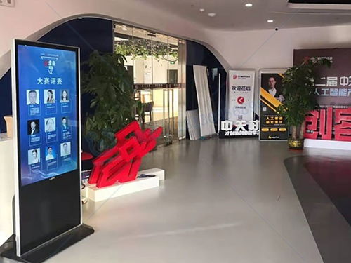 液晶戶外廣告機(jī)外殼材質(zhì)選擇指南 聚焦雙面廣告機(jī)的關(guān)鍵考量